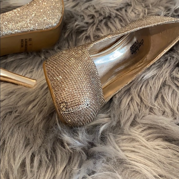 SALE ‼️Cute heels 👠 - Picture 6 of 6